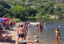 Llegar cuesta, quedarse enamora: la Playa de los Hippies en su mejor momento (Fotos)