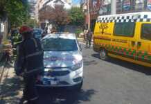 Volcó un taxi tras un choque en en el centro viejo de Carlos Paz y una mujer resultó herida