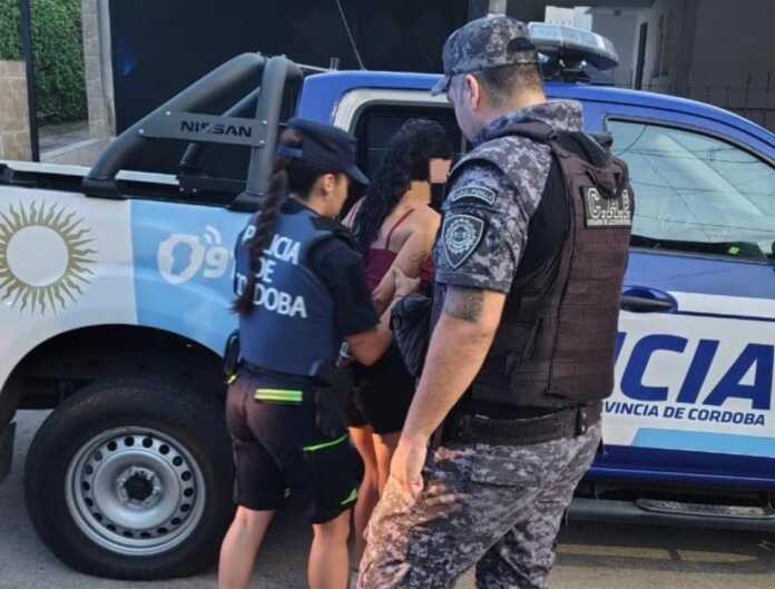 mujer detenida