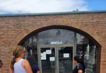 Carlos Paz: el motivo por el que cerró una tradicional oficina de turismo en plena temporada