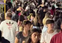 Fiebre de un sábado por la noche en Carlos Paz: Una vueltita por la peatonal