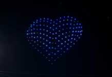 Todo listo para el show de drones que se verá en el cielo de Carlos Paz este sábado