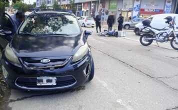 Carlos Paz: Motociclista con heridas de consideración tras chocar con un auto