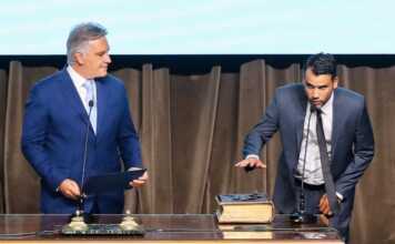 Llaryora mueve las piezas: Marcos Torres juró como ministro de Desarrollo Social