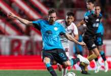 El Pirata y el Bicho, mano a mano en La Paternal: mirá el resumen del partido