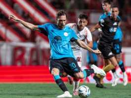 El Pirata y el Bicho, mano a mano en La Paternal: mirá el resumen del partido