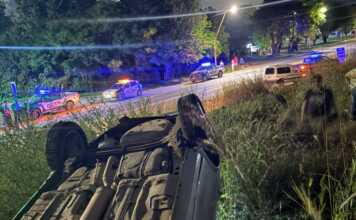 Volcó su auto tras impactar contra la montaña en Villa del Lago