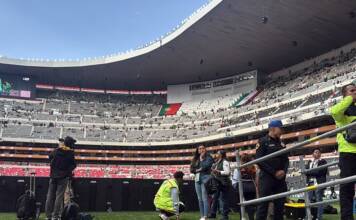 Trágico final en la reapertura del Estadio Azteca: murió un hincha mexicano