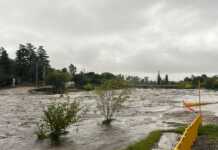 Cierran vados y el puente Terzi: Crecen los ríos que alimentan el San Roque