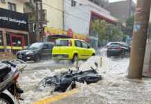 Calles anegadas en Carlos Paz: cayeron más de 30 milímetros en menos de dos horas (Fotos)