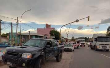 Accidente en Carlos Paz: una mujer sufrió lesiones en un choque en barrio Villa Domínguez