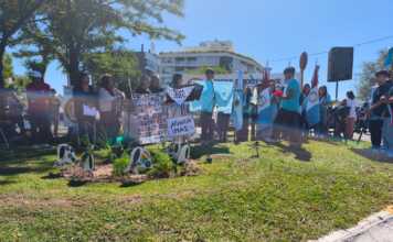 Con un emotivo acto, Carlos Paz conmemoró los 50 años del golpe