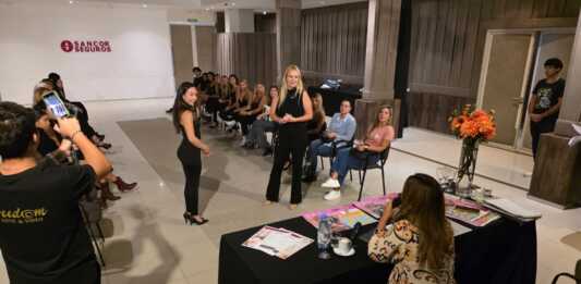 Pampita llega a Carlos Paz: casting, desfile y una apuesta fuerte a la moda local