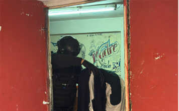 Córdoba: Detuvieron a un hombre de 61 años tras allanar un centro de venta de drogas