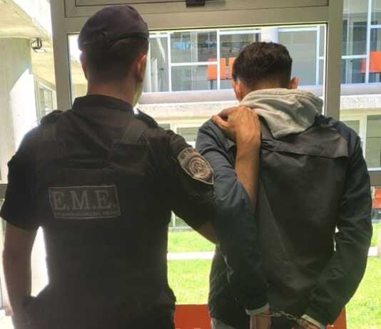 Carlos Paz: Fue a Tribunales con dos frascos con marihuana y lo detuvieron