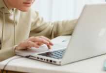 Va a juicio el joven que subió a páginas porno imágenes de sus compañeras falseadas con IA