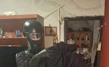 Córdoba: Ocultaban la cocaína en una puerta hueca para luego venderla