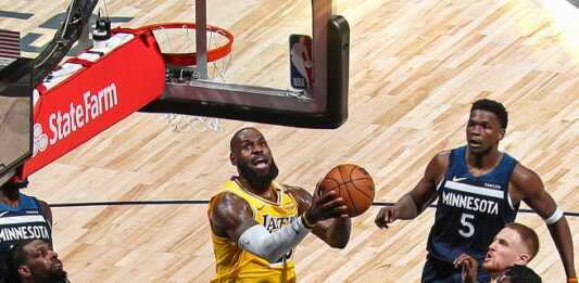 LeBron James hace historia y se transforma en el jugador con más partidos en la NBA