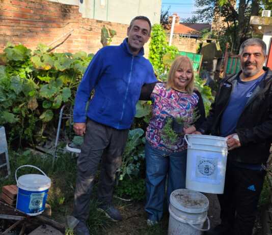 Separar para transformar: vecinos de Santa Rita dan valor a los residuos húmedos
