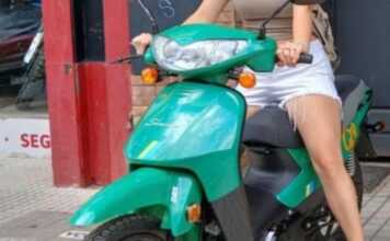 “Laburó toda la temporada para comprársela”: Robaron una moto 0km en calle Demóstenes