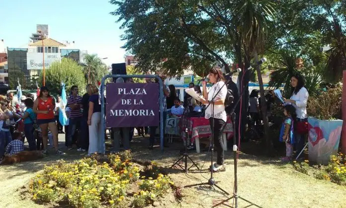 El acto en la plaza de la memoria