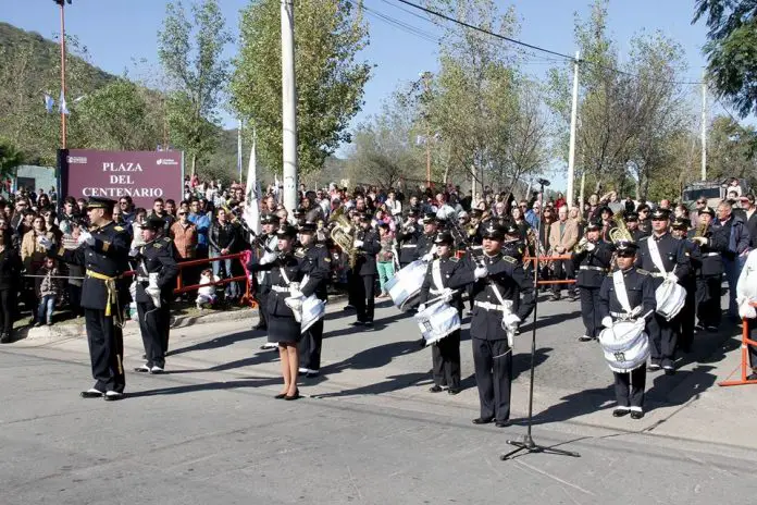 desfile 25 mayo vcp 3