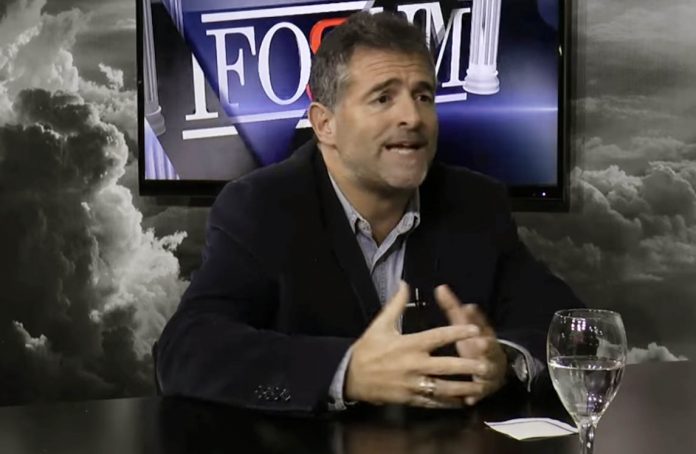 Curvino, durísimo con el PJ