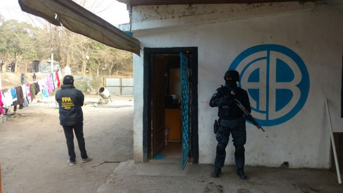 Unquillo, cierran dos puntos de venta de droga