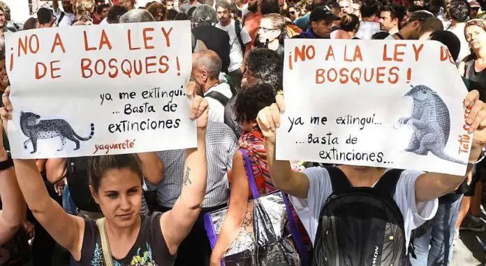 El rechazo a la nueva ley provino de amplios sectores de la sociedad