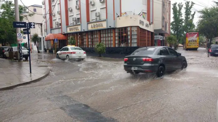 Las Heras y Los Artesanos, siempre un problema cuando llueve