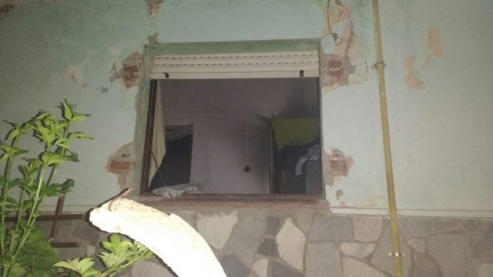 La ventana desde donde se rescató a la familia