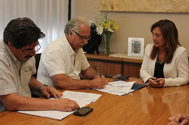 Firma-de-acuerdo-Salarial-UEPC_0469