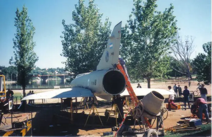 El avión Mirage en su instalación. Foto: Eldor Bertorello
