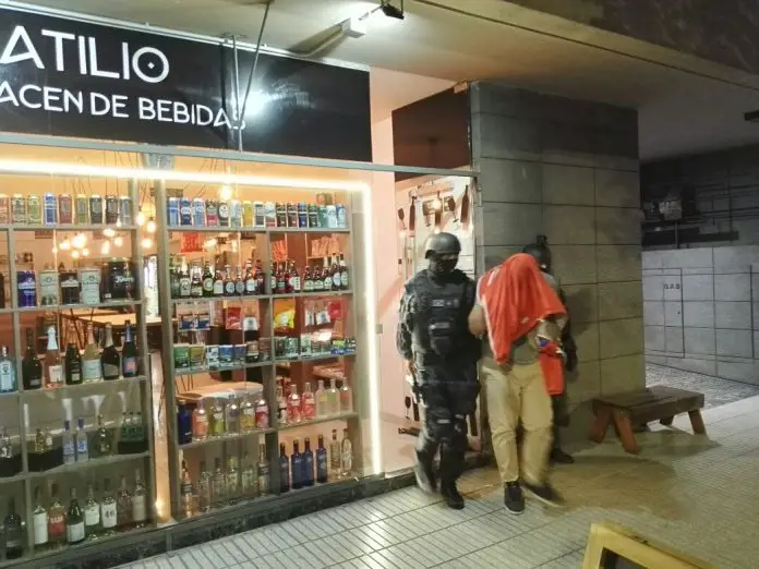 El local donde fueron detenidos los traficantes