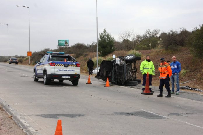 accidente autopista vuelco 1