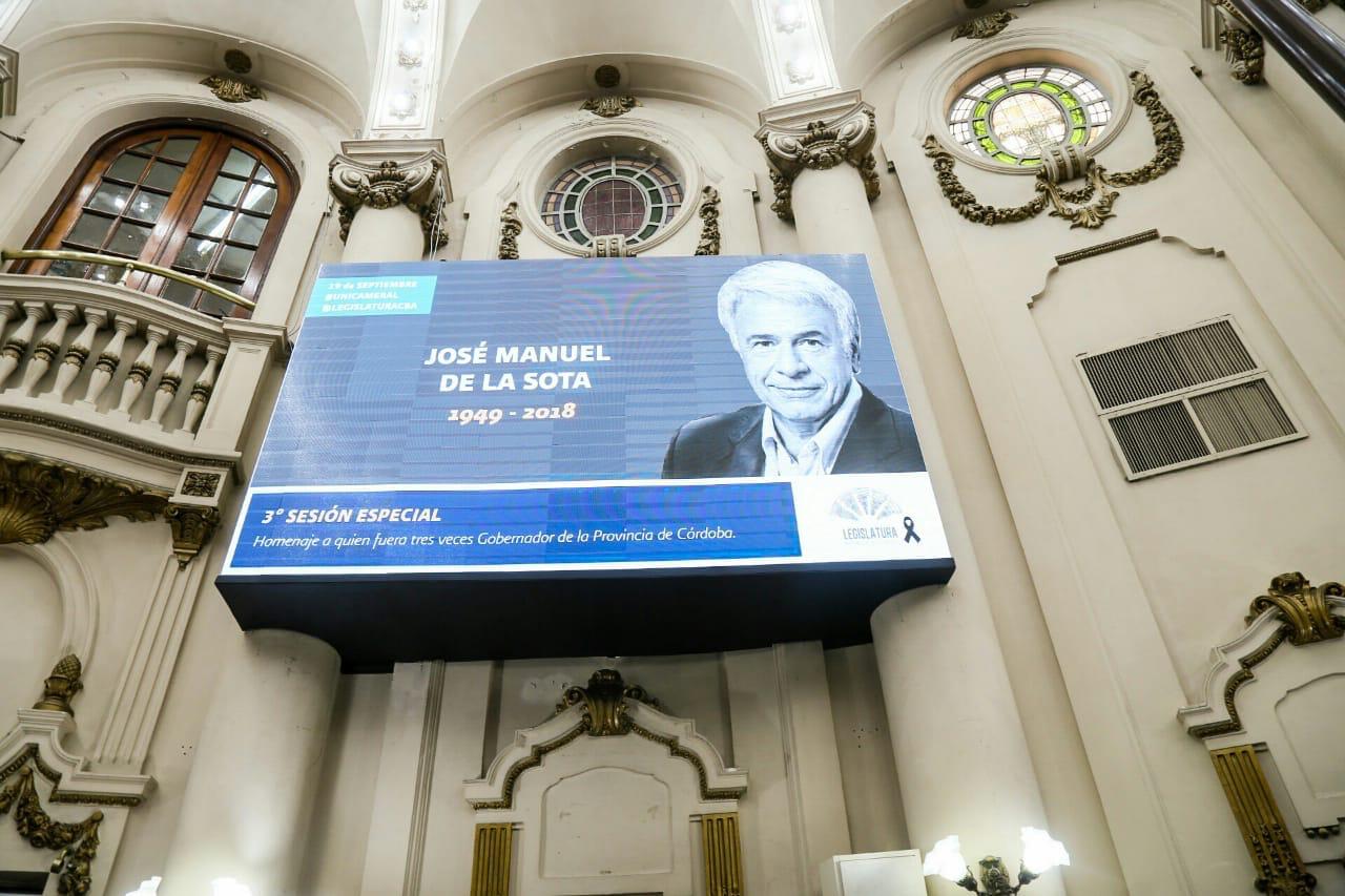 La Legislatura homenajeó a De la Sota en una sesión especial