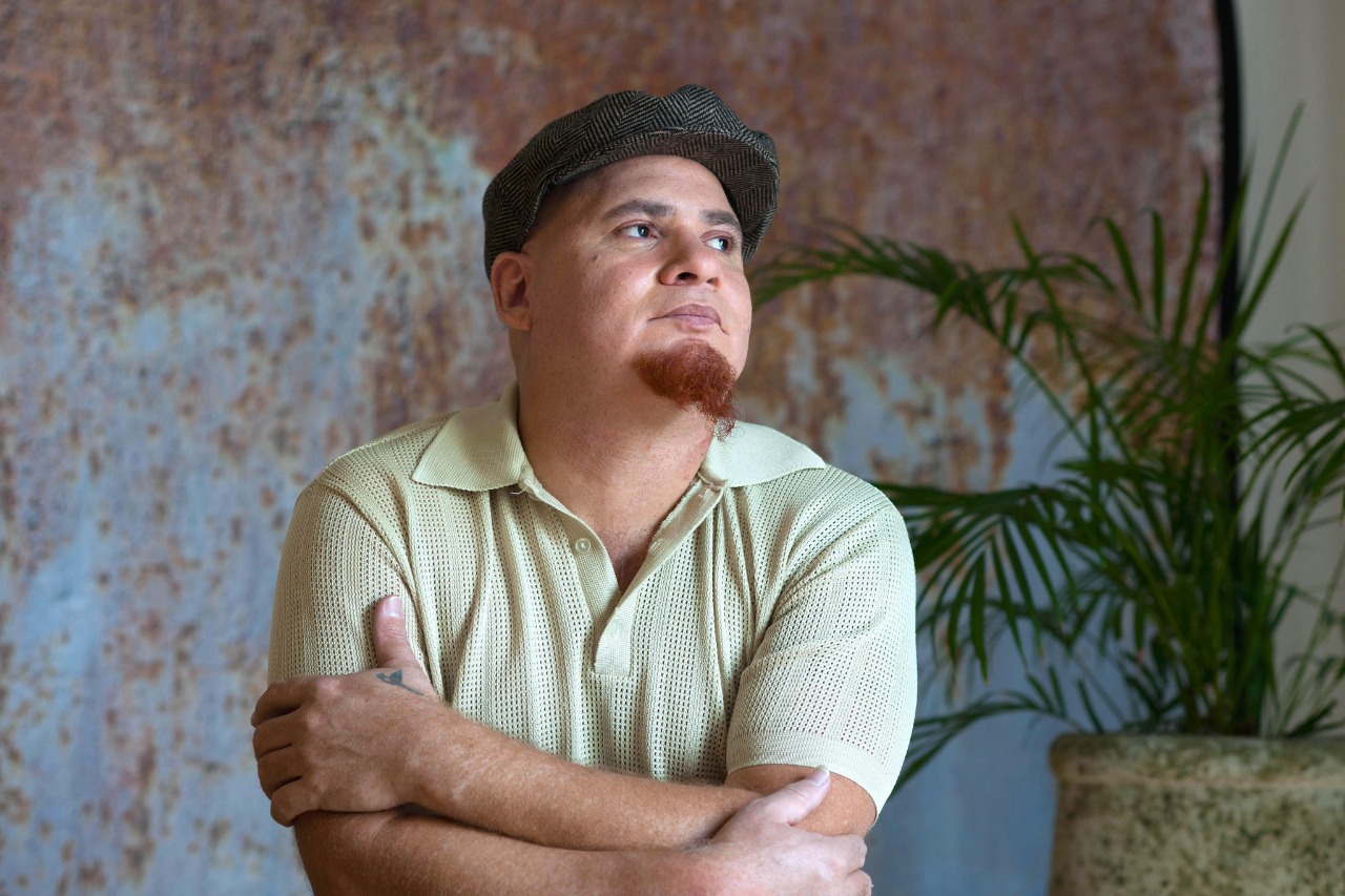 Kelvis Ochoa, la nueva voz de Cuba llega a Oye Chico