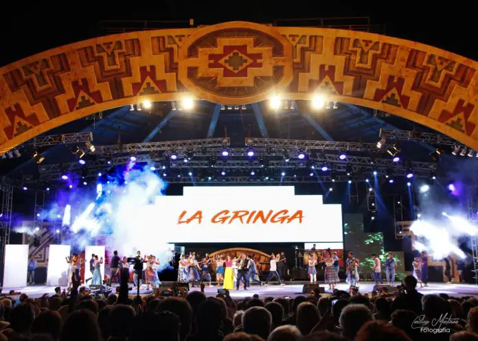 La primera luna de Cosquín