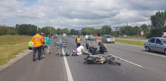 accidente moto camion autopista