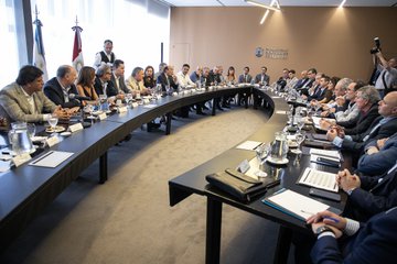 reunion gabinete schiaretti