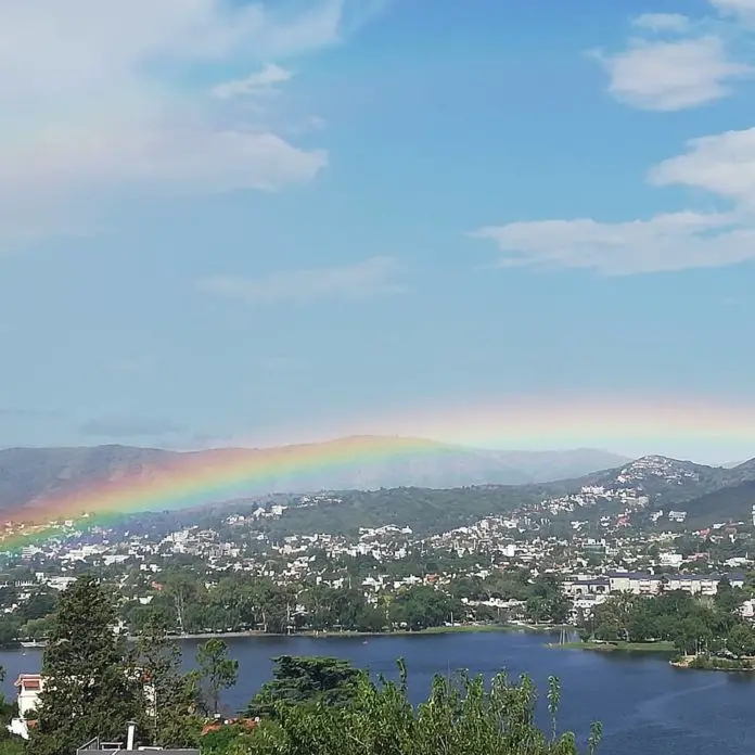 Arco Iris sobre el lago