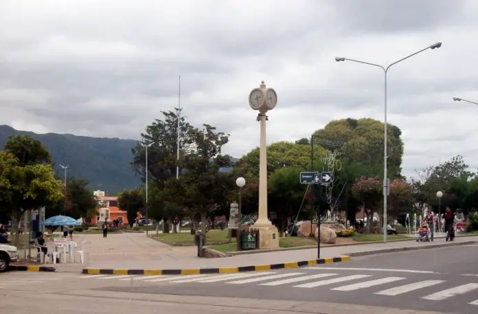 Cosquín_desde_Salta_y_Sarmiento_esquina_Jaime_Dávalos