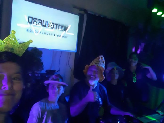 Familia Montemurro y las fiestas online.