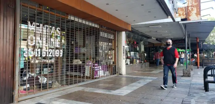 Comercios centro negocios aislamiento