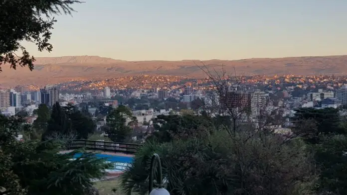 cielo despejado sol