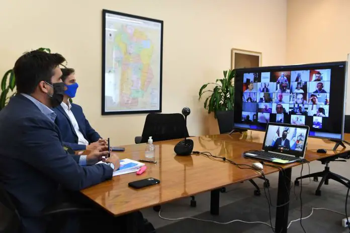 El-Mist.Facundo-Torres-en-conferencia_4715