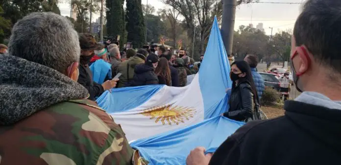 la bandera foto la voz