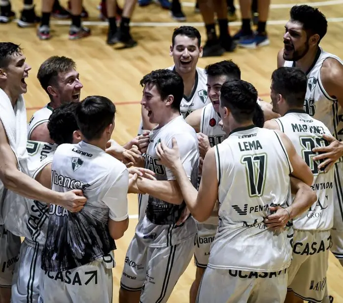 atenas primer triunfo