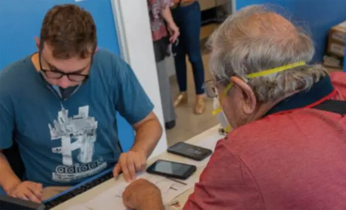 ayuda a adulto mayor