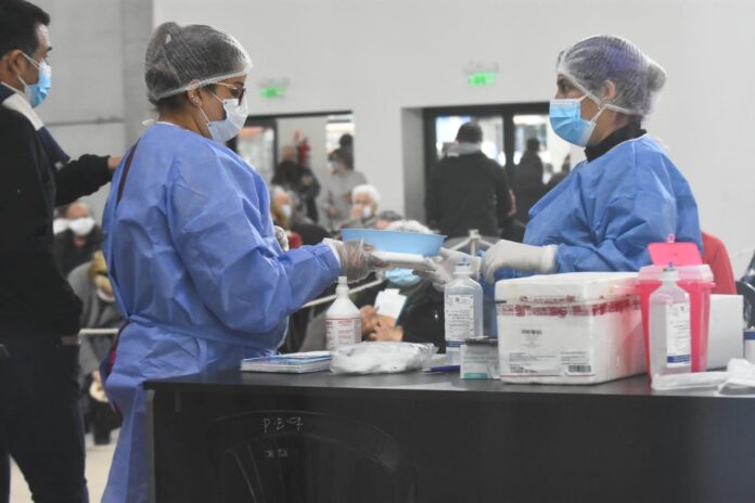 vacunacion-vacuna-vacunas-arena-covid-Charly-Soto01